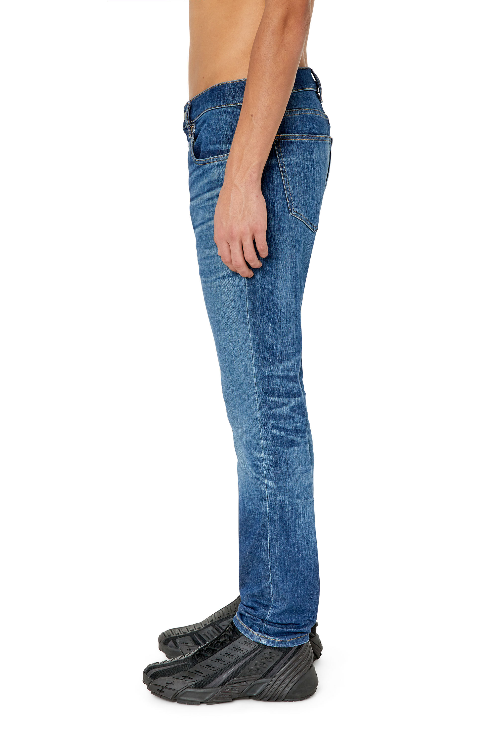 Diesel - 2019 D-Strukt 0NFAN Slim Jeans, Light Blue - Image 5