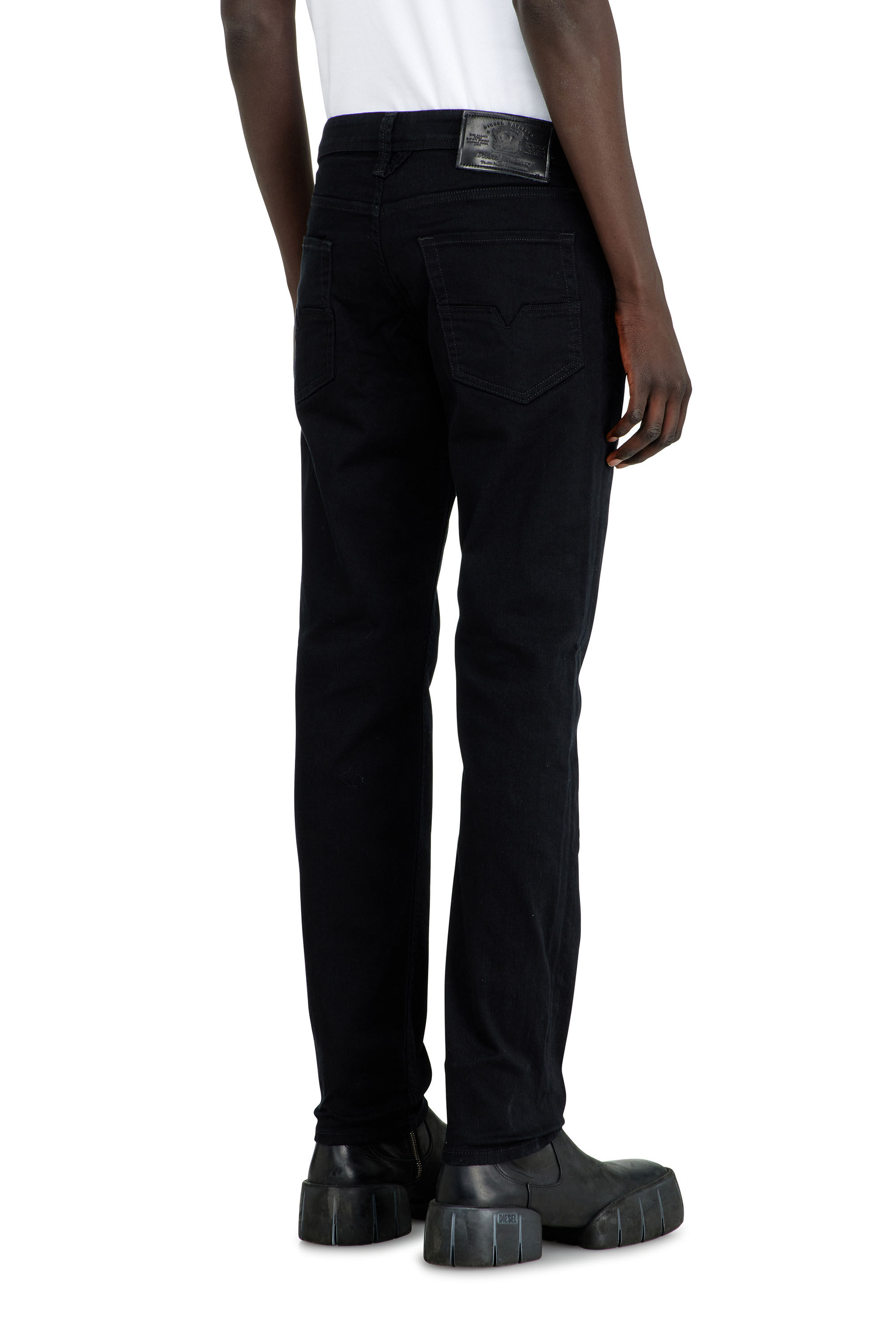 Diesel - Man's Regular Jeans 1986 Larkee-Beex 0688H, Black/Dark grey - 5