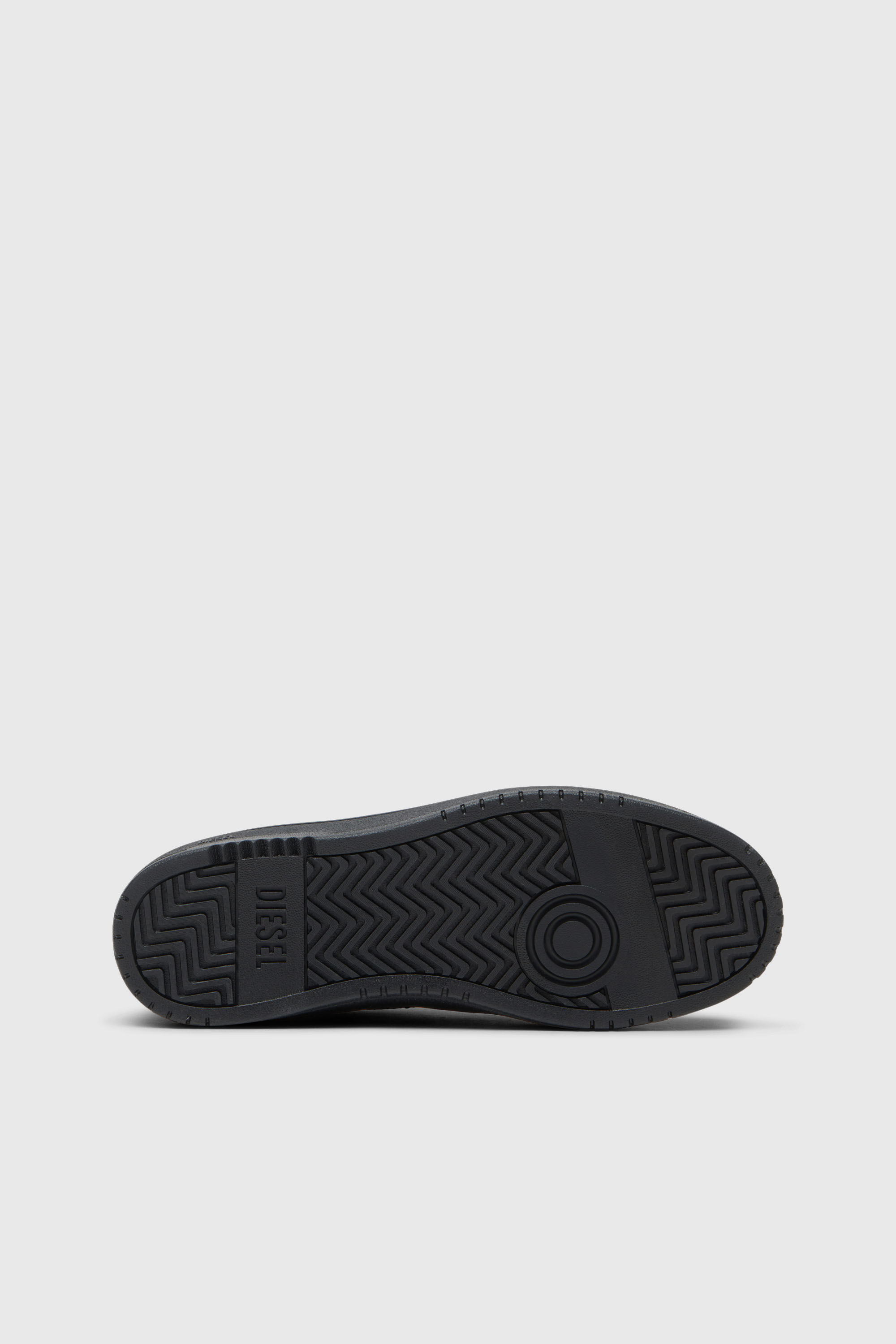 Diesel - S-TRACKER-D LOW, Man's S-Tracker-D-Low top sneaker in Black - 5