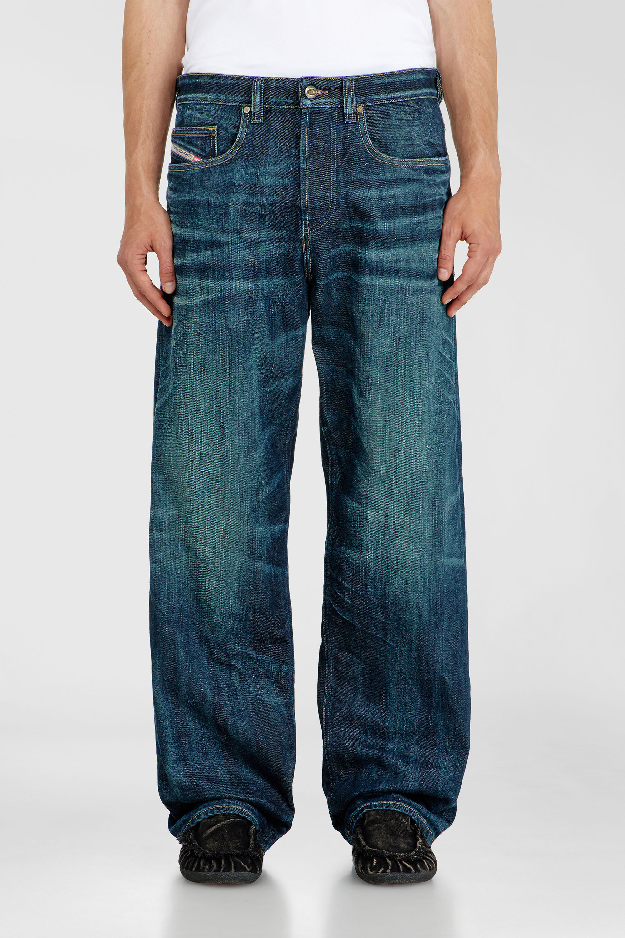 Diesel - Man's Relaxed Jeans 2001 D-Macro 09Q04, Dark Blue - 4