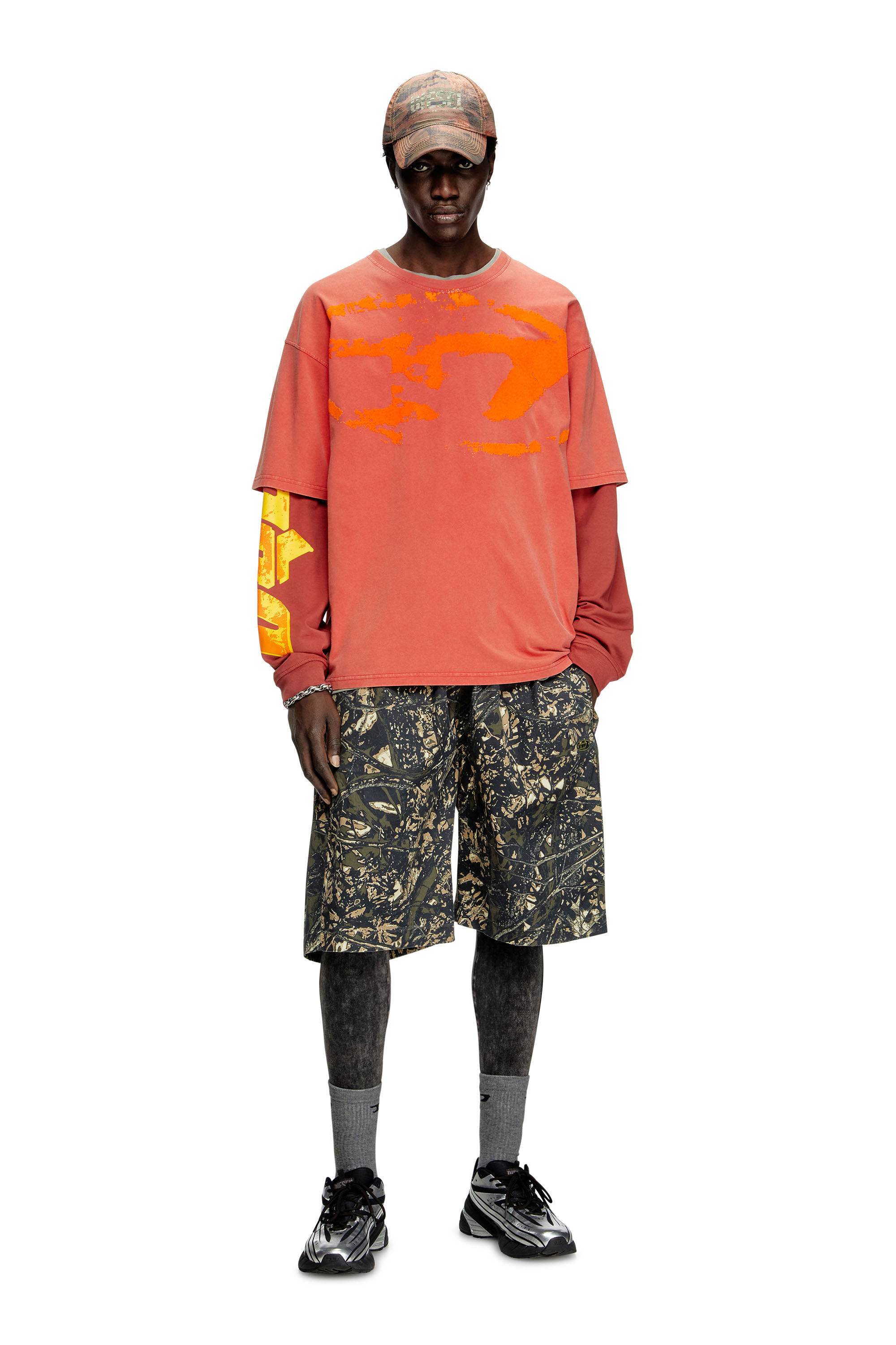 Diesel - T-BOXT-R21, Man's Acid-wash T-shirt with flocked Oval D logo in Red - 1
