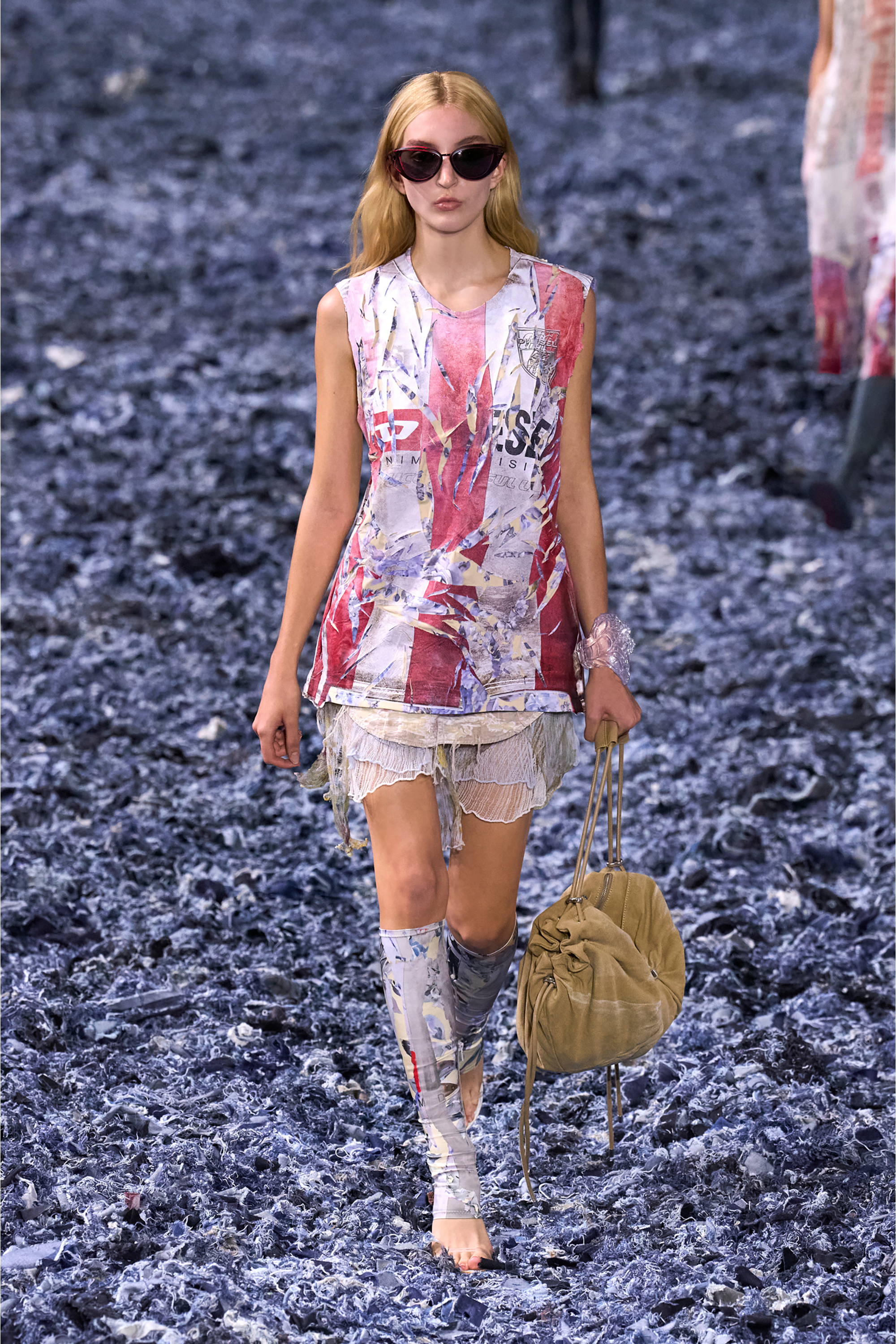 SCRUNCH-D CROSSBODY L