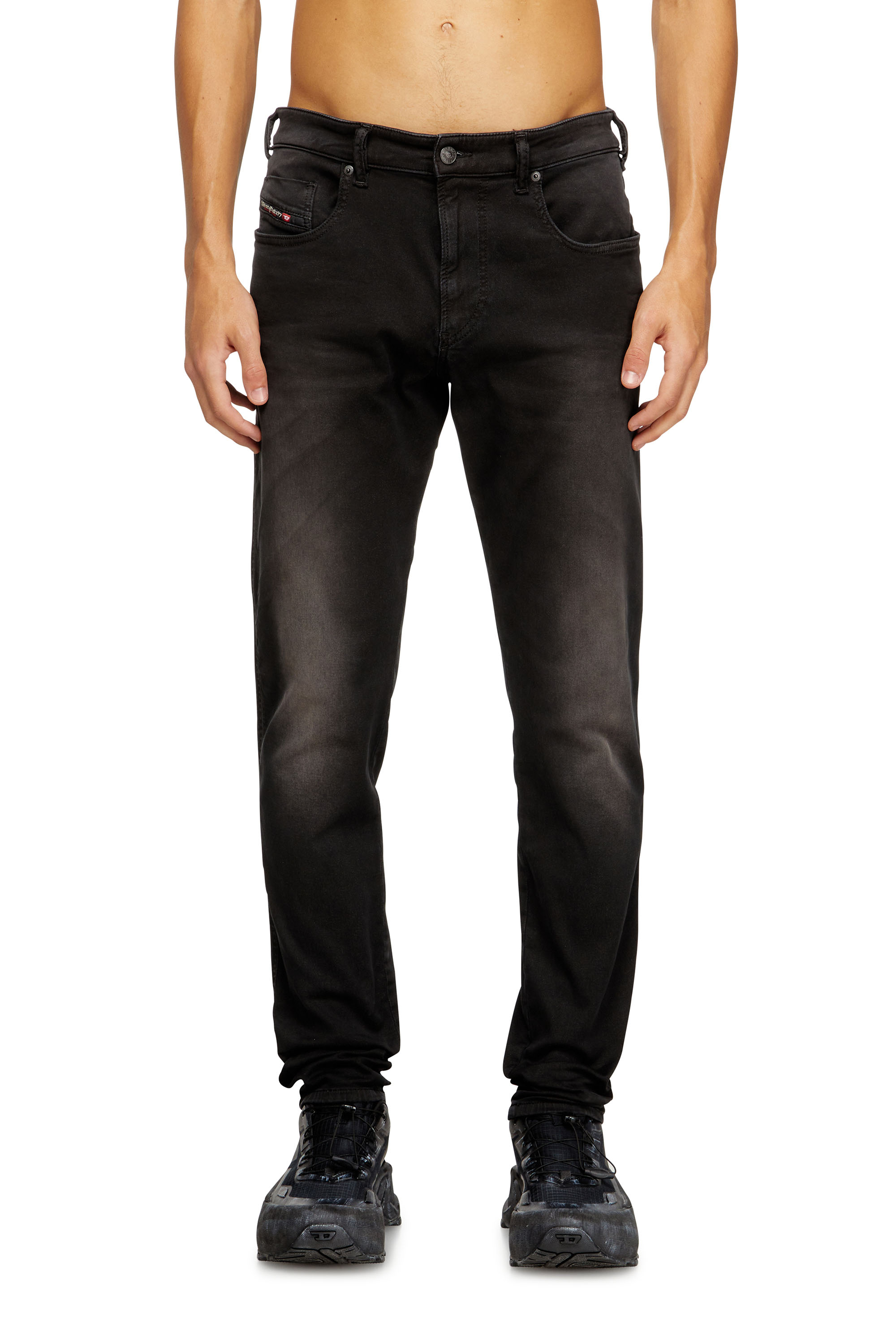 Slim 2062 D-Strukt Joggjeans® 0670M, Black/Dark grey Diesel - Man's Slim 2062 D-Strukt Joggjeans® 0670M, Black/Dark grey - 3