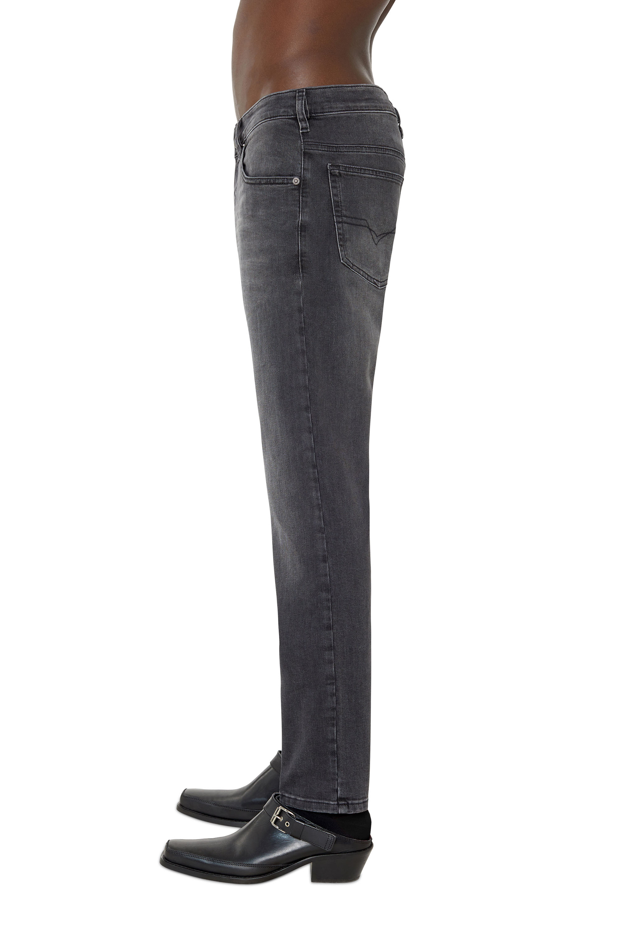Diesel - D-Yennox 0IHAV Tapered Jeans, Black/Dark grey - Image 4