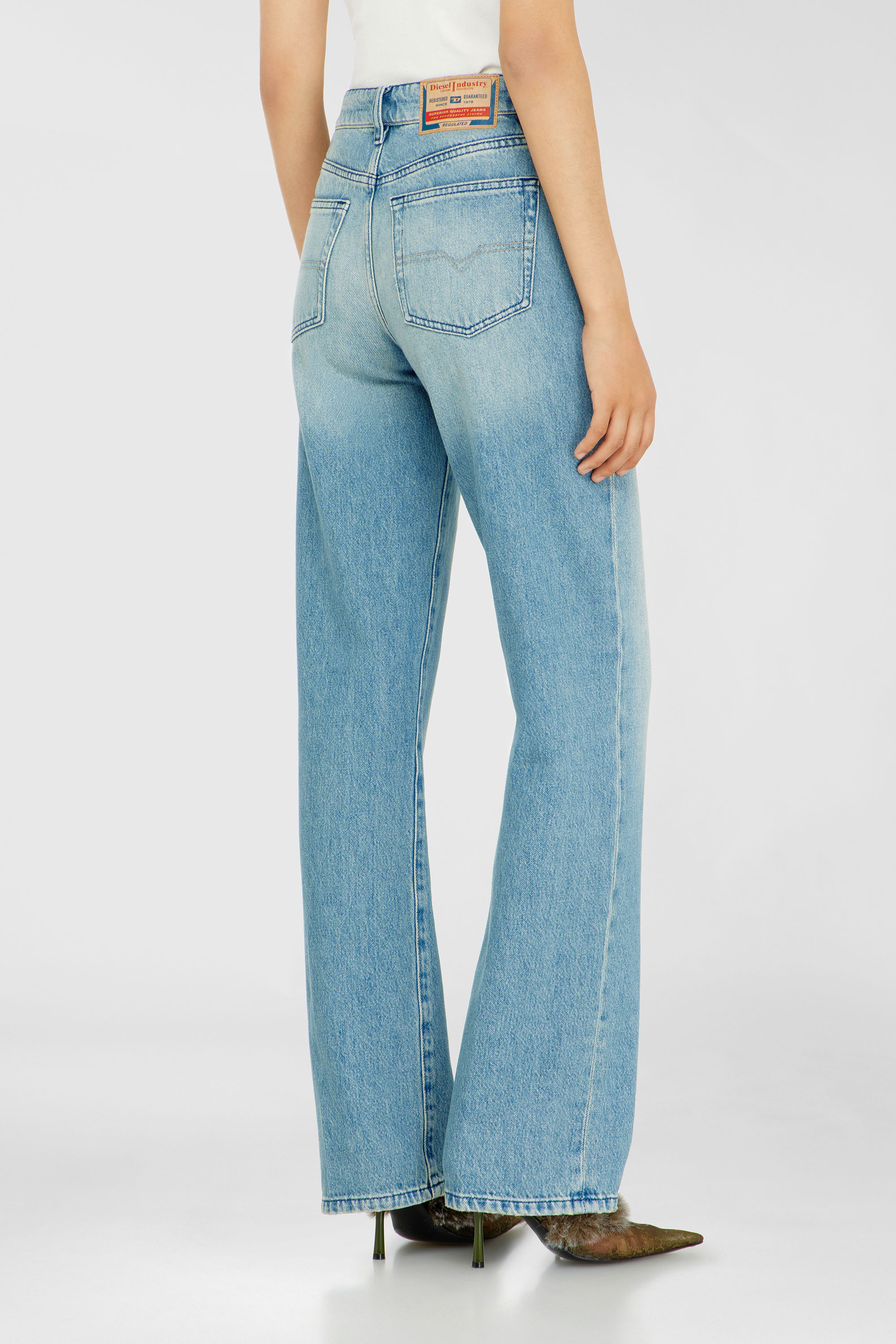 Diesel - Woman's Regular Jeans 1971 D-Sent 0BEBF, Light Blue - 5