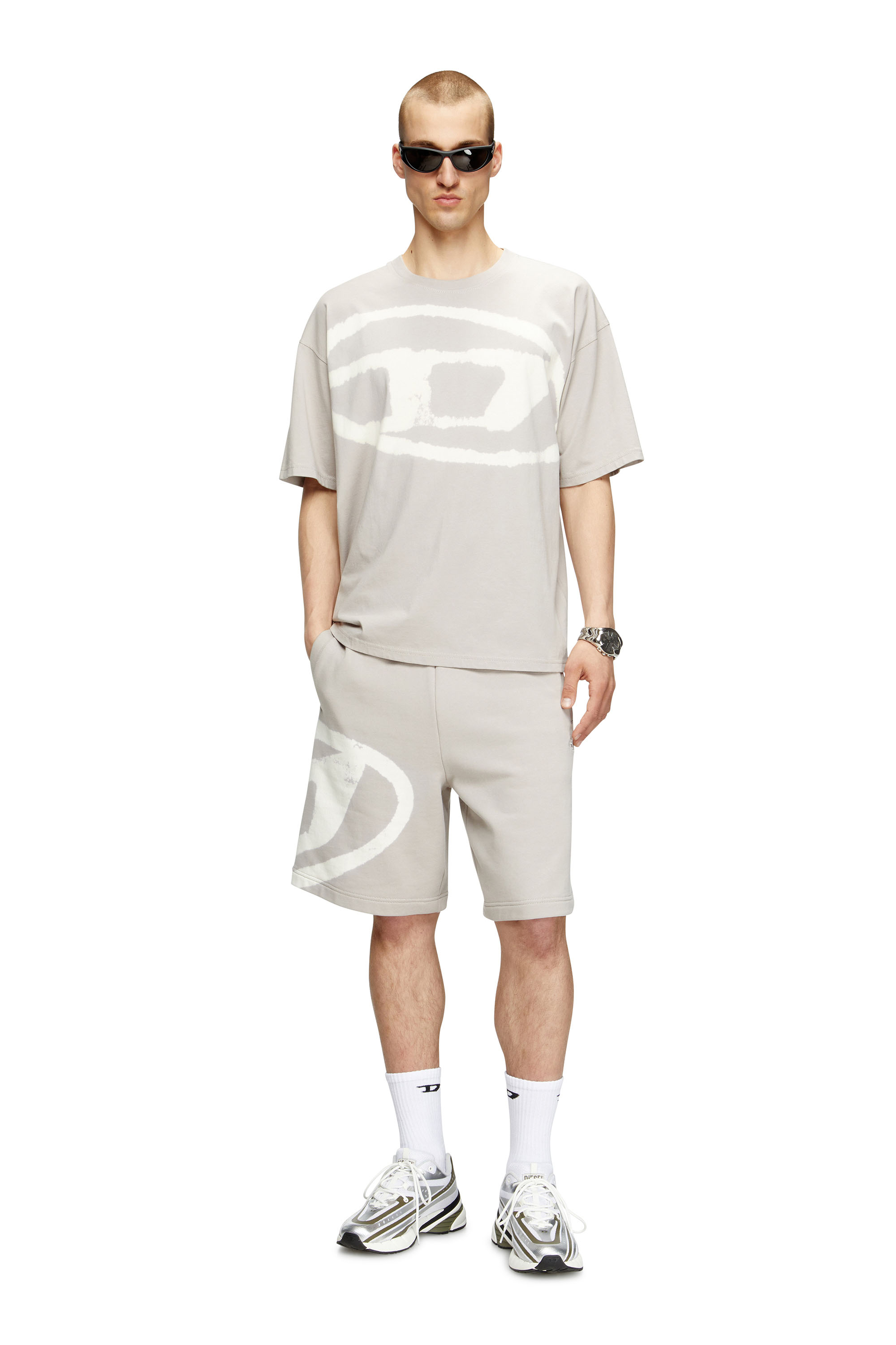 Diesel - T-BOXT-BLEACH, Man's T-shirt with bleached Oval D logo in Grey - 2